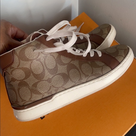 Coach shoes size 8 great condition 😍 - Picture 2 of 4